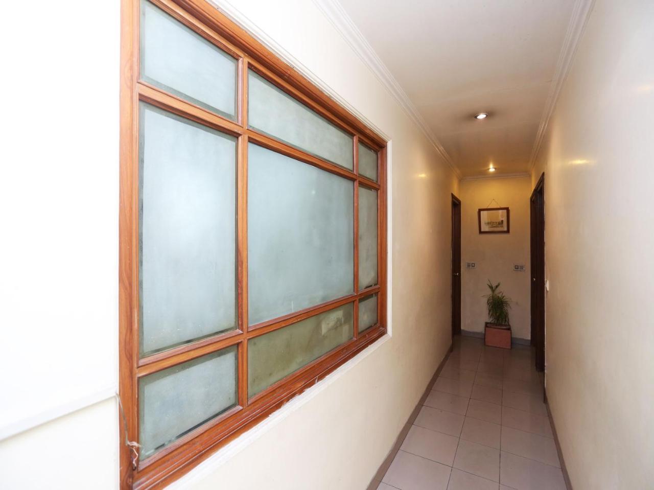Oyo 3499 Tekarees Hotel 3*