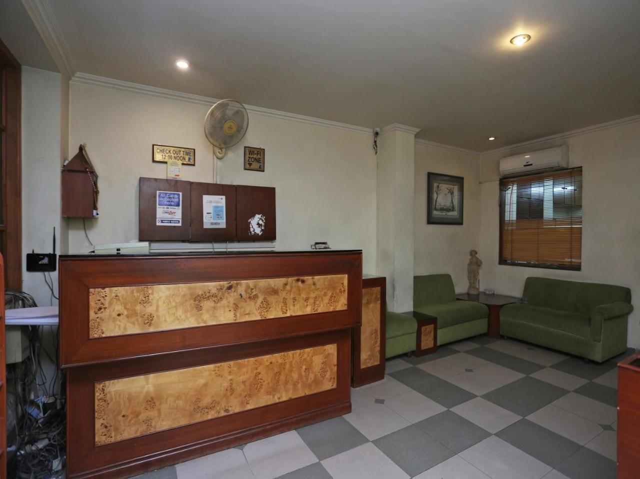 Oyo 3499 Tekarees Hotel Lucknow